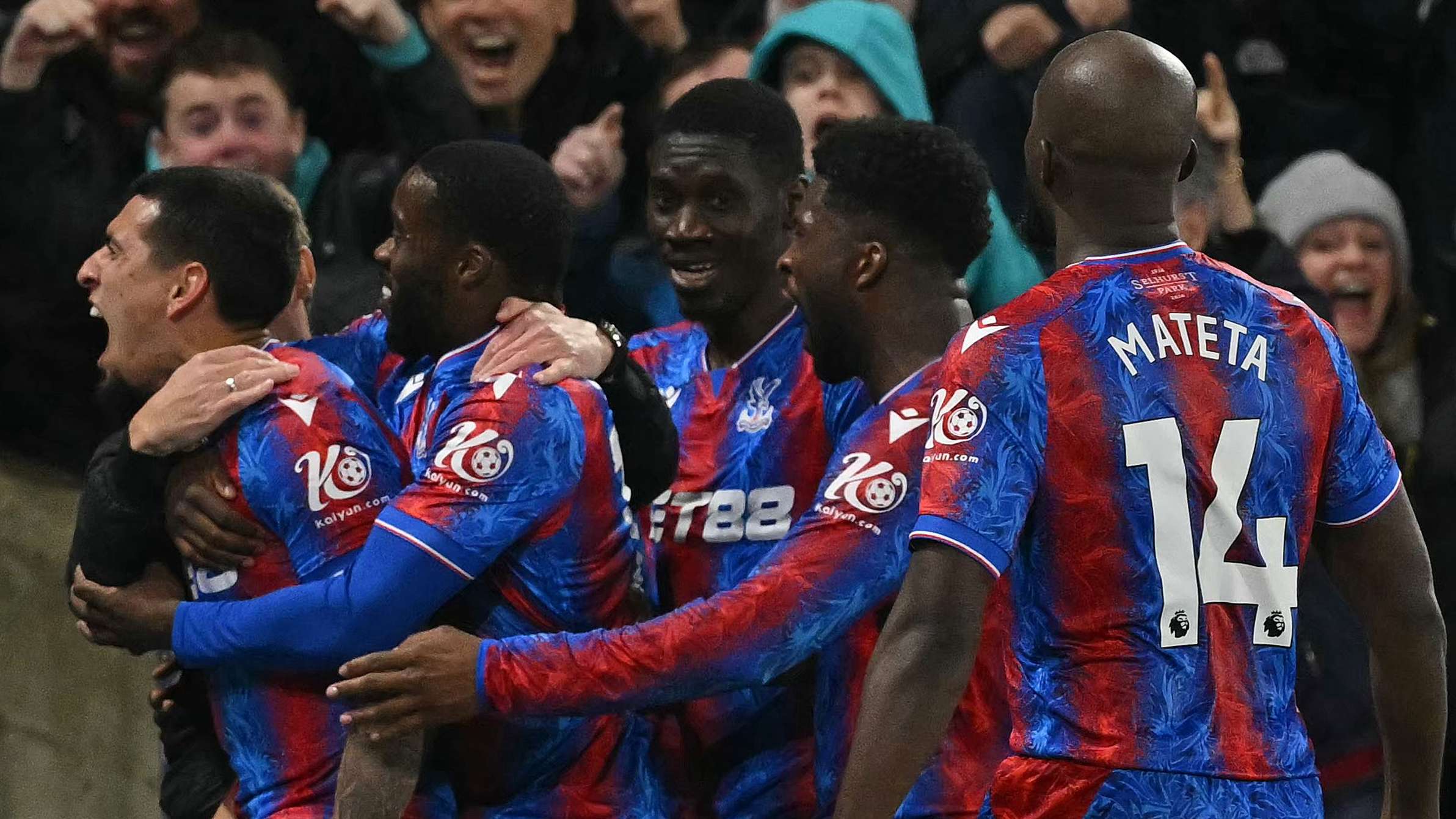 中国足球联 中国足球联